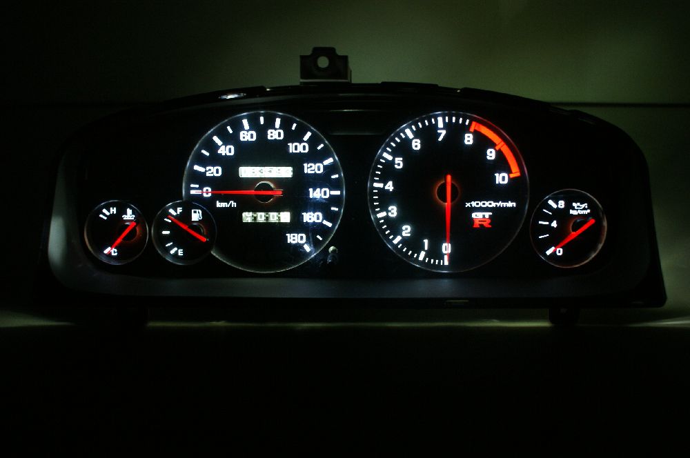 QJ-R3200AR33GTR̃Xs[h[^[LEDƖ